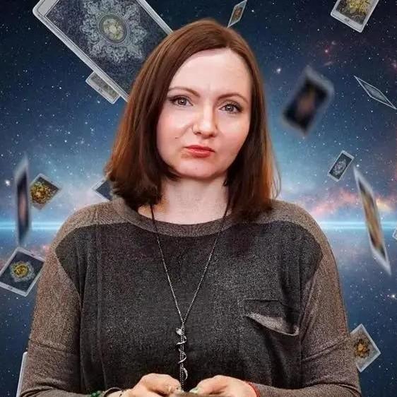 <p>Елена Петрова</p>