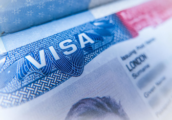Тонкости путешествий в 2022-м: что такое «виза заложника» и кому ее могут дать