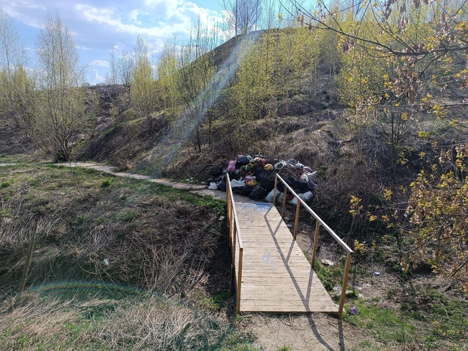 Мешки с мусором оставляют у выхода | Источник: Кристина Калинина / NN.RU