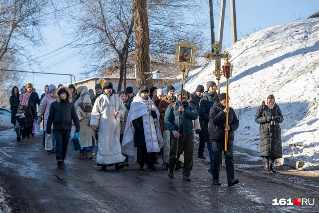 Крестный ход от храма Серафима Саровского на Портовой | Источник: Евгений Вдовин / 161.RU