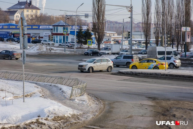 Повернуть можно и с Сипайловской, и с Бикбая | Источник: Булат Салихов / UFA1.RU