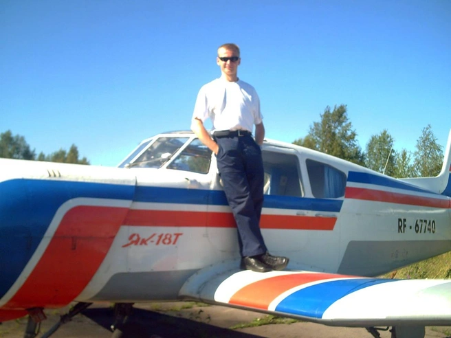 Владимир пошел в авиацию по стопам отца. Первый самолет, на котором он научился летать, — Як-18Т | Источник: Владимир Власов