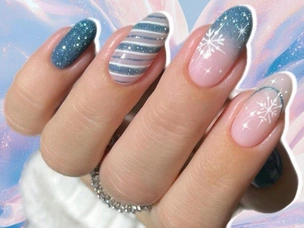 Голубой маникюр с блестками — модный дизайн ногтей на Новый год 2026