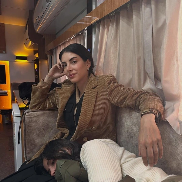 Источник: @denizbaysal_