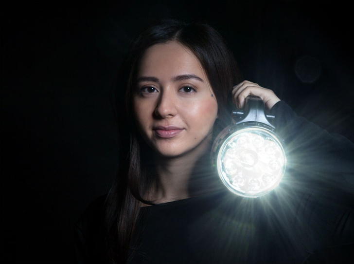 Выключи свет -  включи сознание: звездный фотопроект в поддержку акции «Час Земли»
