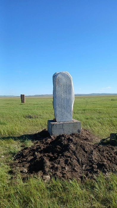 Так выглядит копия памятника в степи | Источник: «Проект „Чингисов камень“» / Telegram