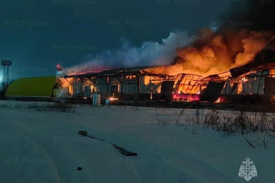 Склад загорелся ночью в Новосибирске