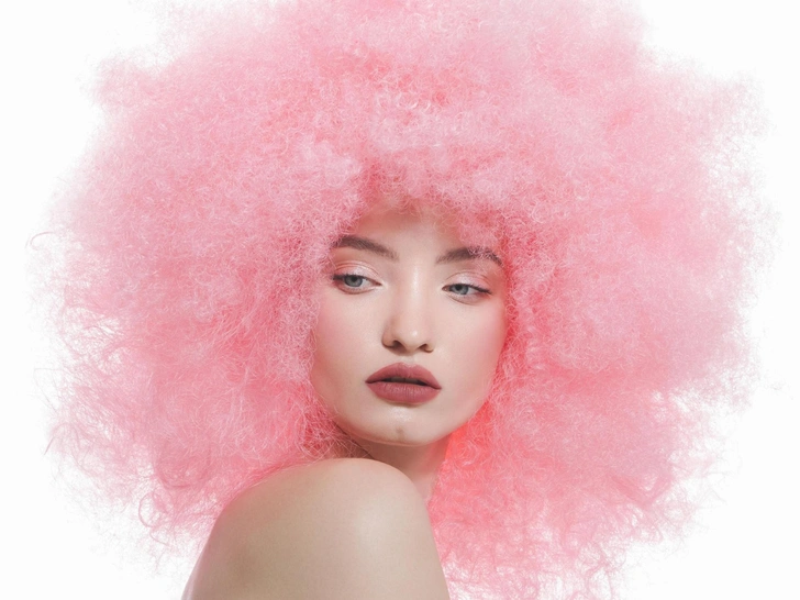 LOL, КЕК, АХАХАХА! Над чем и как мы смеемся сегодня, где и в чем ищем позитив и радость | marieclaire.ru