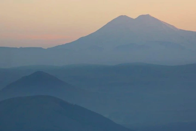 «Это очень много». 39 человек встретили Новый год на Эльбрусе (фото) | Источник: Алина Циопа / «Фонтанка.ру»