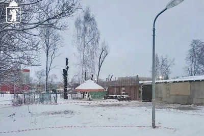 Скандальную пристройку в ярославском парке снесли