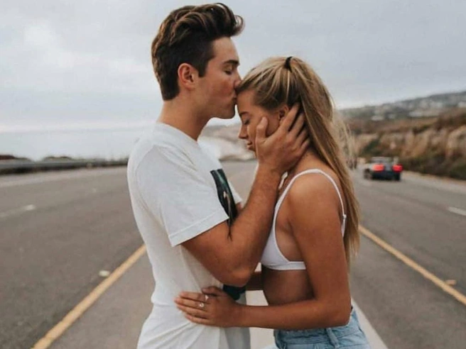 Любовь не про игры в молчанку и высмеивание — она про умение учитывать переживания партнера | Источник: couple.pictures_ / Instagram (экстремистская организация, деятельность запрещена на территории РФ)