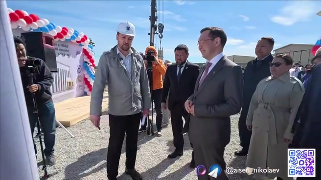 Для официального начала строительства збили первую сваю | Источник: Айсен Николаев / t.me