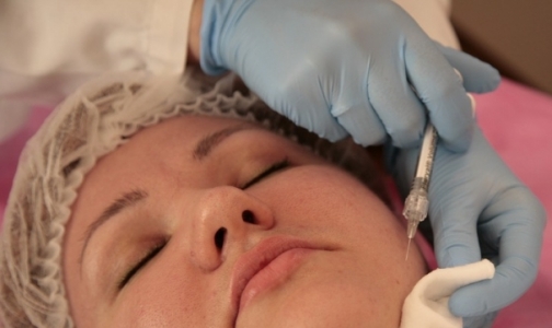 Медсестрам запретят делать косметологические процедуры без назначения врача