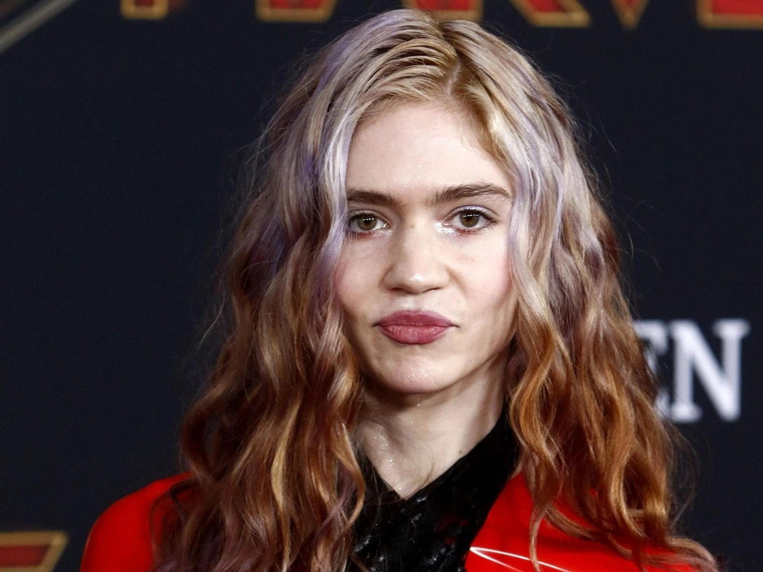 Почему певица Граймс просит Илона Маска держать их детей дальше от социальных сетей | marieclaire.ru