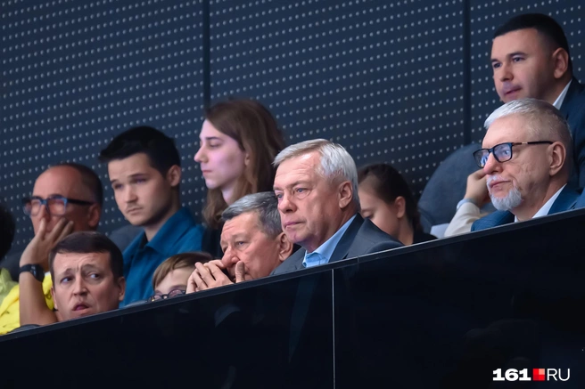 Бывший губернатор Ростовской области Василий Голубев тоже присутствовал на матче | Источник: Евгений Вдовин / 161.RU