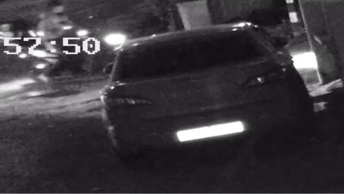 В Екатеринбурге велокурьеры устроили поджог во дворе жилой высотки: видео с камеры наблюдения