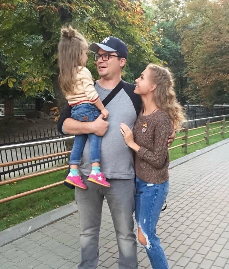 У Гарика и Кристины родилась в 2014 году родилась дочь | Источник: asmuskristina / Instagram (экстремистская организация, деятельность запрещена на территории РФ)