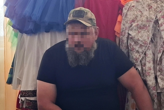 Отец одного из пострадавших казаков, прибежал на место уже после поножовщины | Источник: Тимофей Крылов / V1.RU