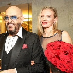 Михаил Шуфутинский женился на танцовщице, которая младше него на 28 лет