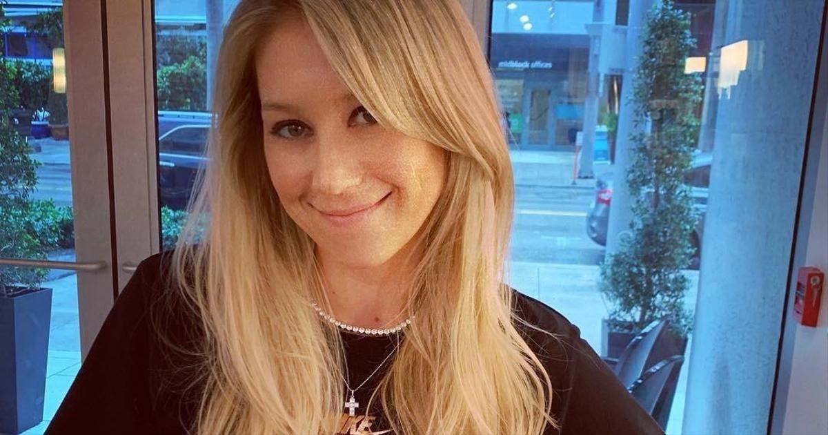 Мини-шорты и ноги мечты после рождения 4 ребенка: новые фото Курниковой восхищают