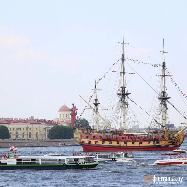 Все флаги в гости к нам: как Петербург готовится ко Дню ВМФ  | Источник: Сергей Михайличенко / «Фонтанка.ру»