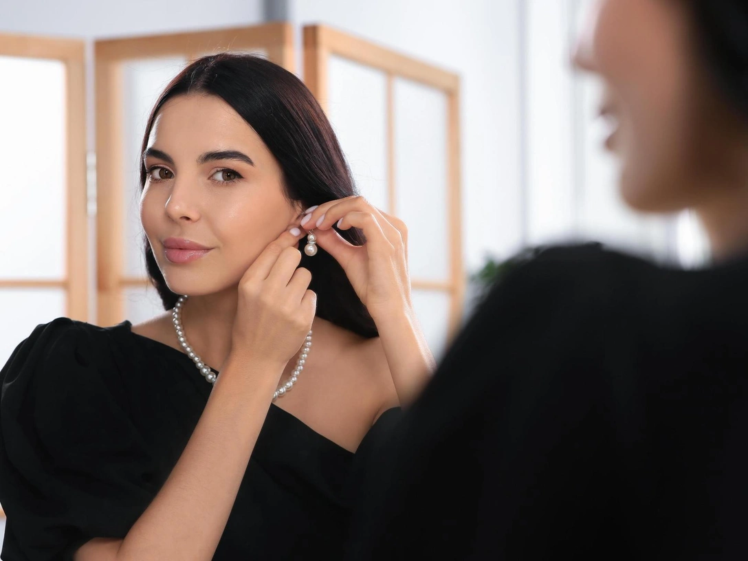 Как подобрать украшения к вечернему платью: дресс-код для особых случаев | marieclaire.ru