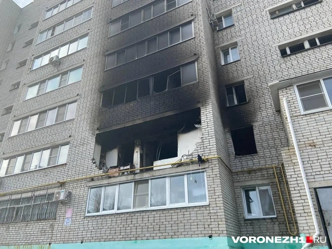 Взрыв произошел в квартире на втором этаже — там жила мать со своим сыном | Источник: Дмитрий Волгин / Voronezh1.ru