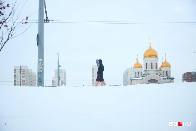Но постепенно самарцы просыпаются и начинают спешить по делам | Источник: Роман Данилкин / 63.RU