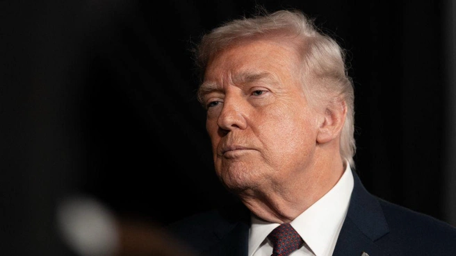 На вопрос, видел ли он видео, Трамп назвал Омар «мошенницей». | Источник: mega