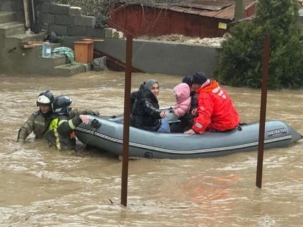В Дагестане двое детей погибли в машине — водитель рискнул выехать на затопленную дорогу