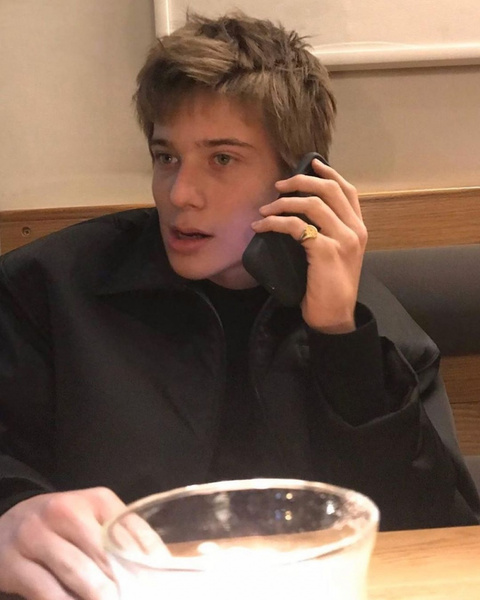 Юлия Высоцкая опубликовала фото 16-летнего красавца-сына