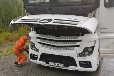 Амурский «Дорожный патруль» выручил дальнобойщика, застрявшего из-за ливня
