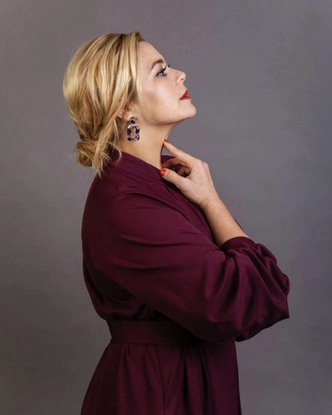 Актриса внимательно следит за своей внешностью