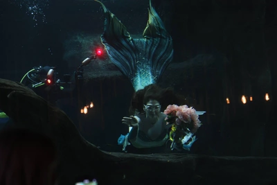 Русалка выступила в подводном шоу на ВДНХ без акваланга