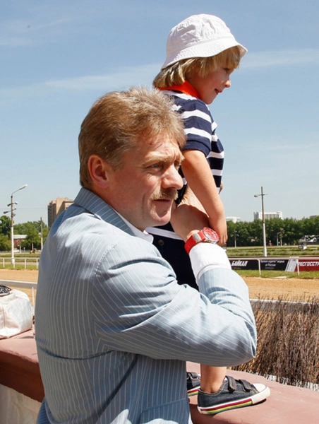 Дмитрий Песков с сыном Дени | Источник: соцсети