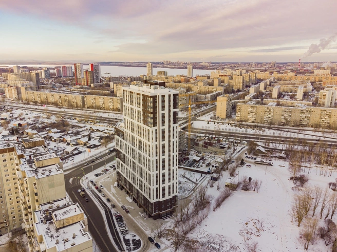 Недалеко от дома есть пруд. Его хорошо видно из окон квартир, что на более высоких этажах | Источник: ООО «Специализированный застройщик «Формула строительства Девелопмент»»