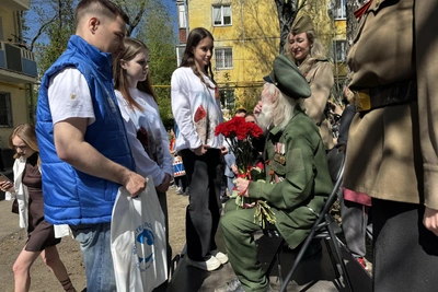99-летнему ветерану устроили парад в Екатеринбурге