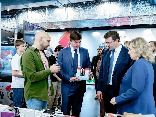 Министр на площадке чемпионата «Профессионалы» | Источник: glebnikitin_nn / t.me