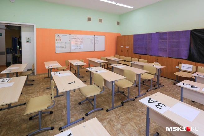 Ученики начнут сдавать экзамены только летом | Источник: Артем Устюжанин / MSK1.RU
