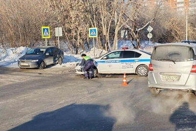 Машина ГАИ столкнулась с Skoda на Старо-Кузьмихинской