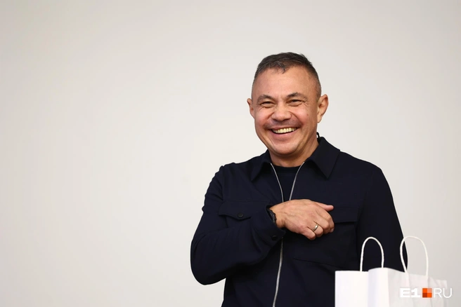 Костя Цзю полтора часа общался с детьми | Источник: Владислав Лоншаков / E1.RU