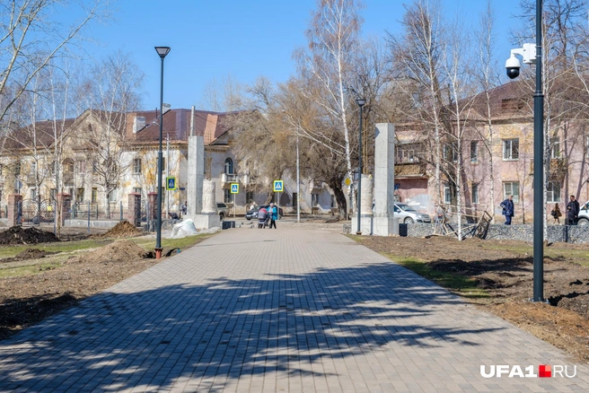 Выход из парка со стороны улицы Калинина | Источник: Булат Салихов