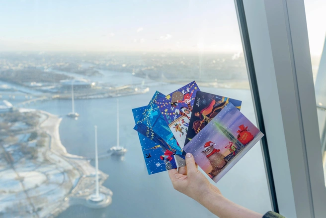 В Петербурге на высоте 365 метров открылась Новогодняя почта «Лахта в арт-фокусе» | Источник: пресс-служба «Лахта Центра»