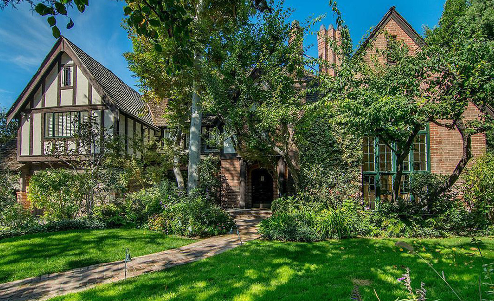 Арми Хаммер купил дом в Лос-Анджелесе за 4,7 млн долларов (фото 0) | Источник: The Bienstock Group