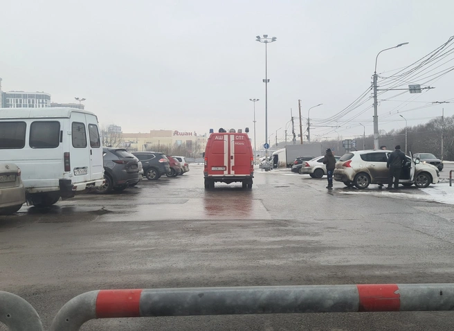 К «Барсу на Московском» подъехали пожарные расчеты | ya62.ru