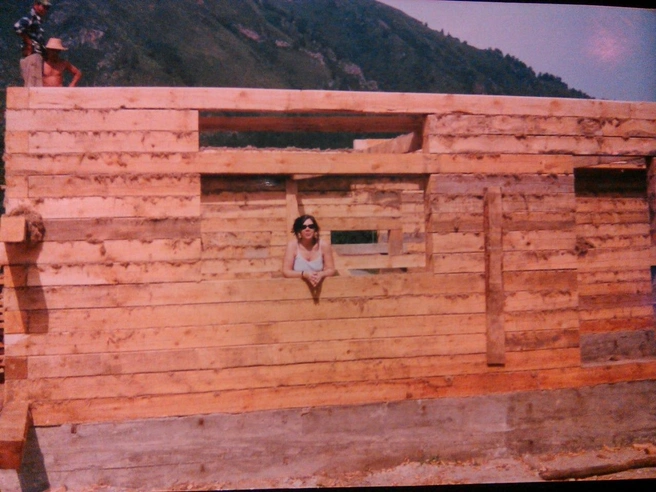 Сначала Сара с мужем хотели купить жилье в Новосибирской области, однако потом обратили внимание на Алтай | Источник: Сара Линдеманн