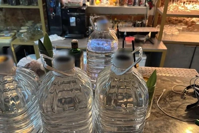 «Паленку» из канистр торговали в кальянной в центре Петербурга