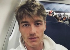 Алексей Воробьев безжалостно избавляется от воспоминаний о любимой