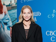 Асмус снова с длинными волосами, Артемьева в молодежном образе, Ершова под ручку с Рогожаном: премьера «Сводишь с ума»