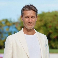 Основатель Hoff Михаил Кучмент показал редкие фото с семьей в честь дня рождения дочери